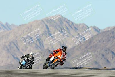 media/Dec-01-2025-Moto Forza (Mon) [[2daa91e15f]]/3-Beginner Group/Session 4 Turn 9/